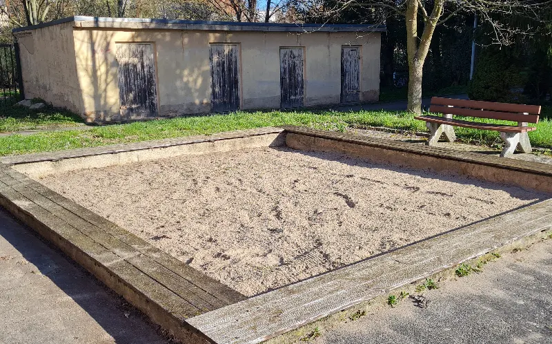 Spielplatz Gröbzig am Volkspark mit Sandkasten